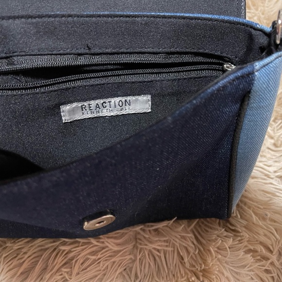 Kenneth Cole Reaction Crossbody bag - Picture 3 of 10